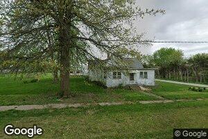 136 N Elm St, Mount Auburn, IL 62547