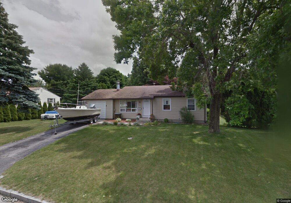 585 Walnut Hill Rd, Woonsocket, RI 02895 - photo 1