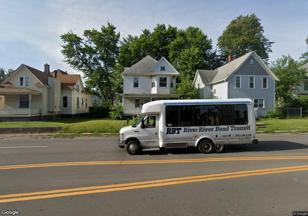 715 W Locust St, Davenport, IA 52804 - photo 1