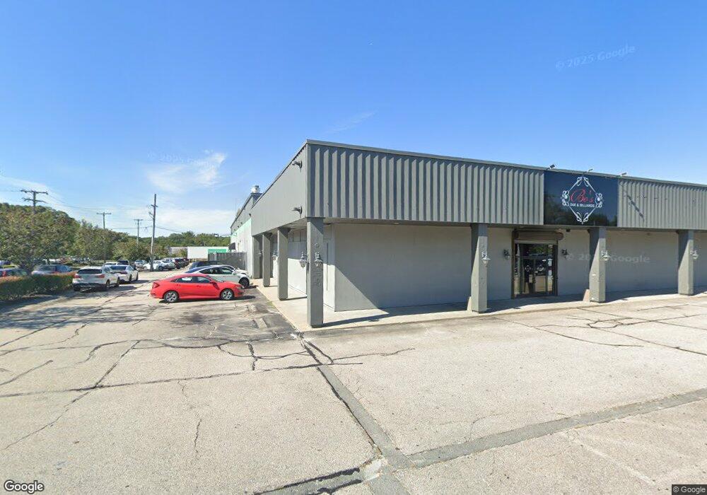 33 Lambert Lind Hwy, Warwick, RI 02886 - photo 1