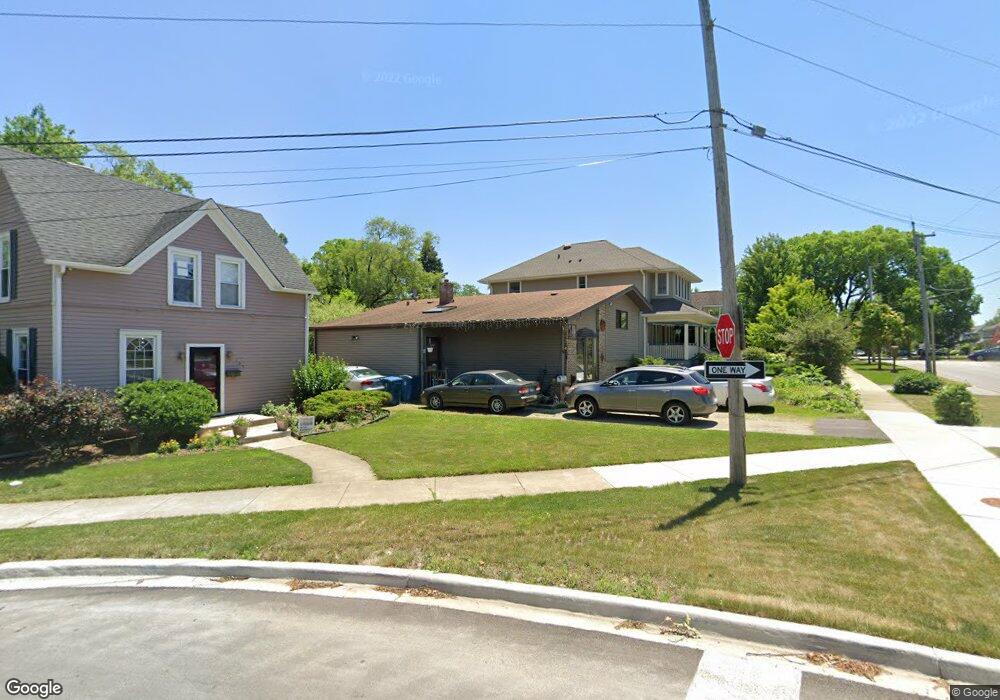 251 N Willow Rd, Elmhurst, IL 60126 - photo 1