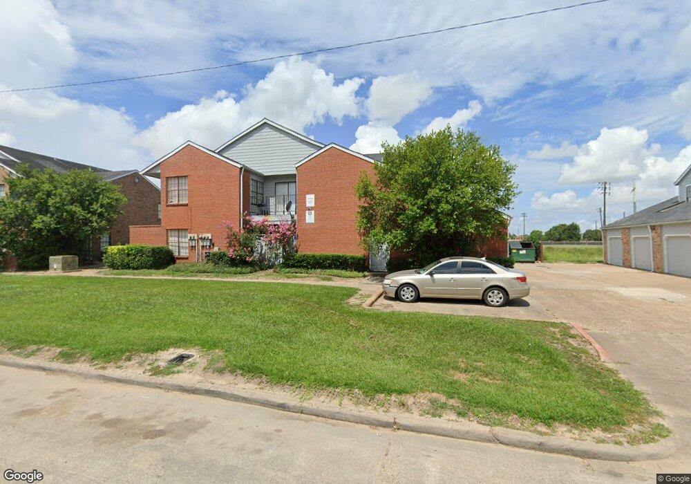 7975 Streamside Dr unit 2, Houston, TX 77088 - photo 1