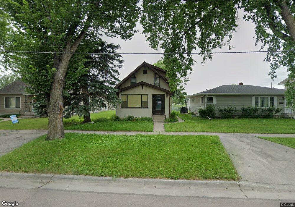 910 14th St N, Fargo, ND 58102 - photo 1