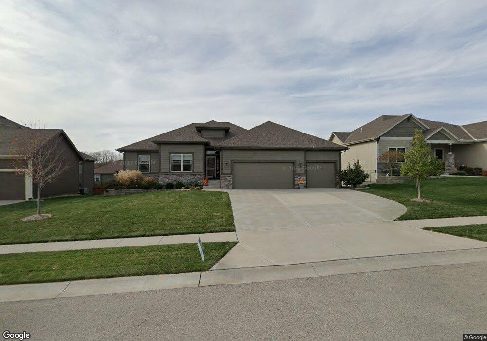 4916 Longview St, Shawnee, KS 66218 - photo 1