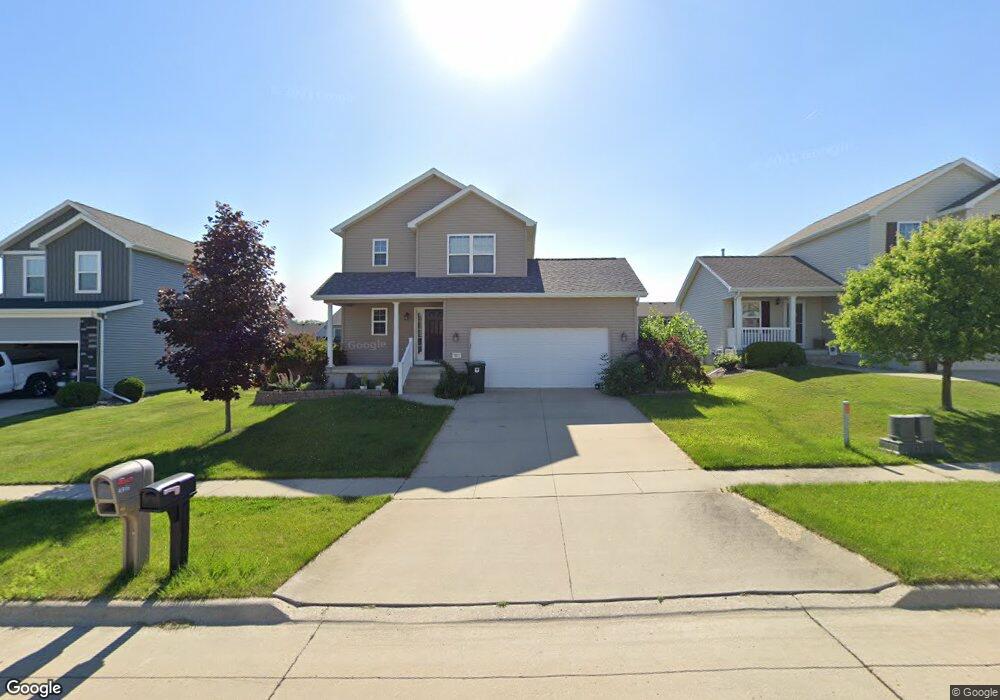 4911 Luke St, Cedar Falls, IA 50613 - photo 1