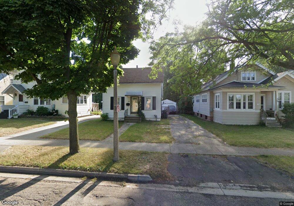 724 N Jenison Ave, Lansing, MI 48915 - photo 1