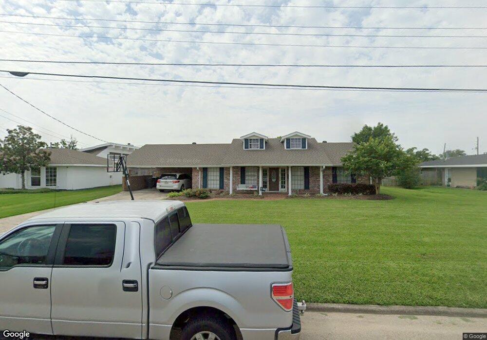 905 Henrietta Ln, Lake Charles, LA 70605 - photo 1