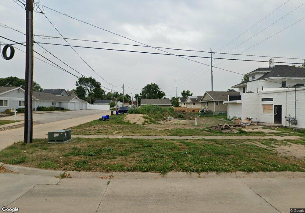 711* 10th Ave SE, Cedar Rapids, IA 52404 - photo 1