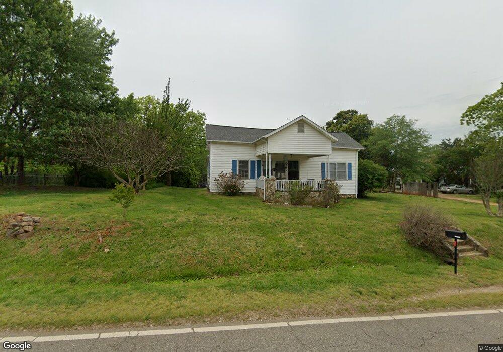 394 Wayside St S, Cornelia, GA 30531 - photo 1