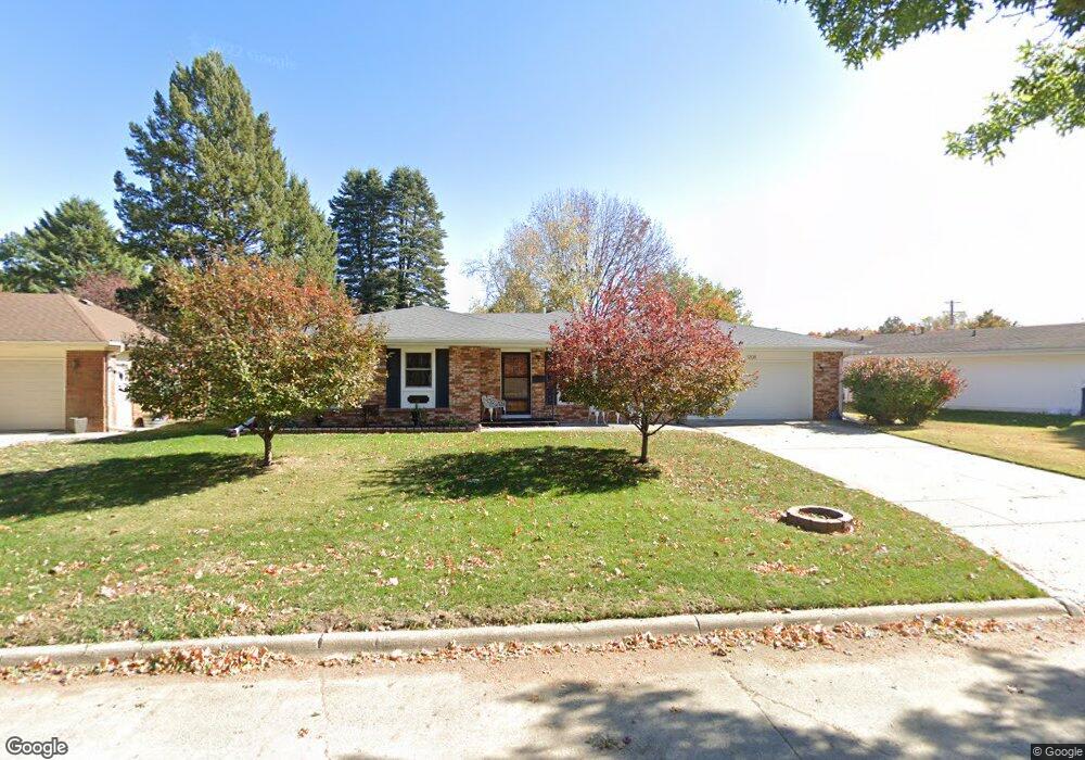 1208 E 13th St S, Newton, IA 50208 - photo 1