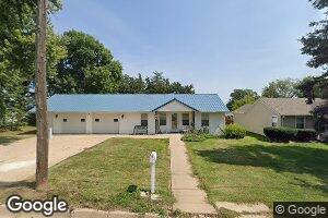 1028 N Seward St, Red Cloud, NE 68970