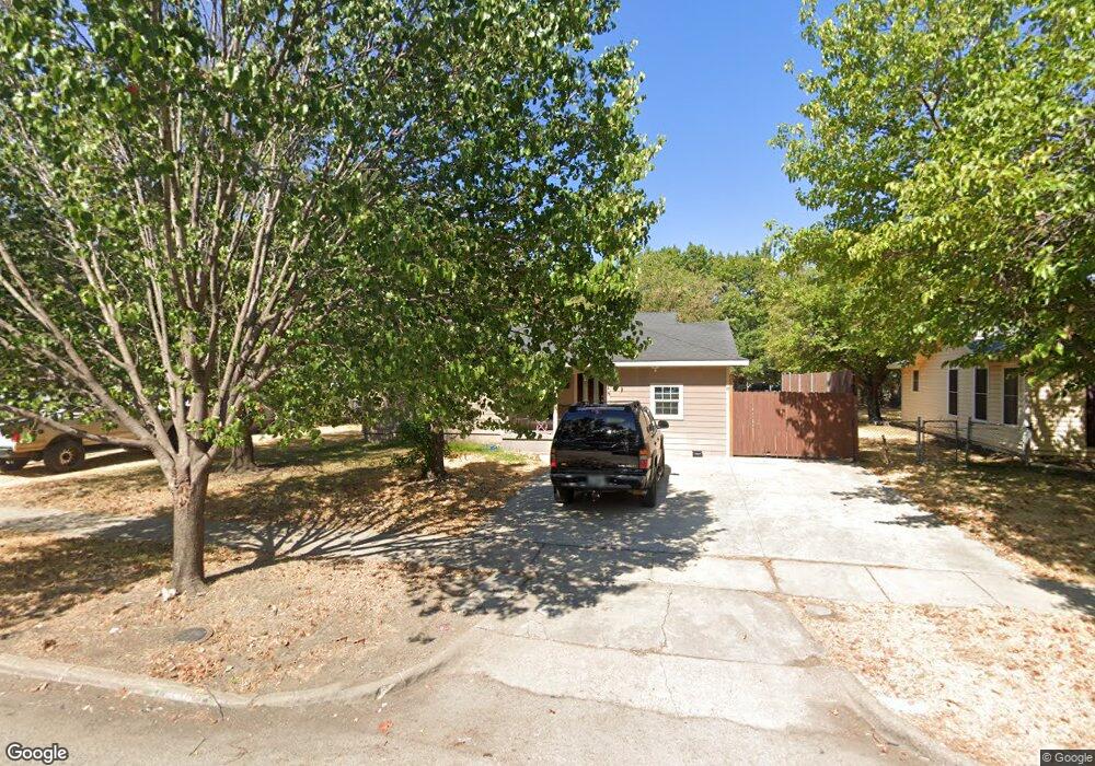 918 Clarice St, Grand Prairie, TX 75051 - photo 1