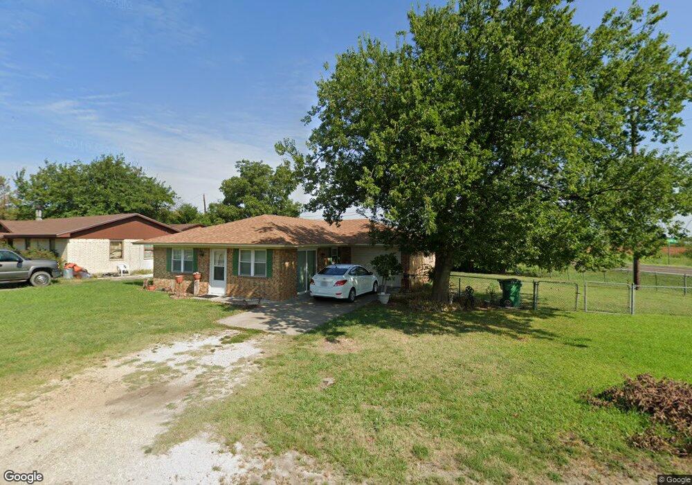 925 N 8th St, Sanger, TX 76266 - photo 1