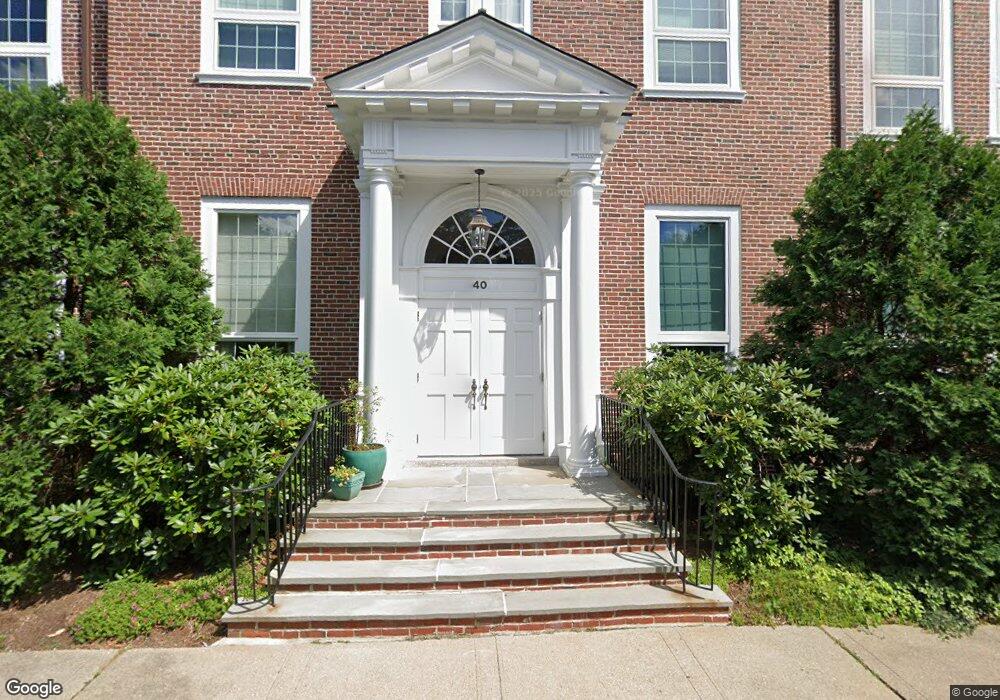 40 Seaver St unit 10  1, Wellesley Hills, MA 02481 - photo 1
