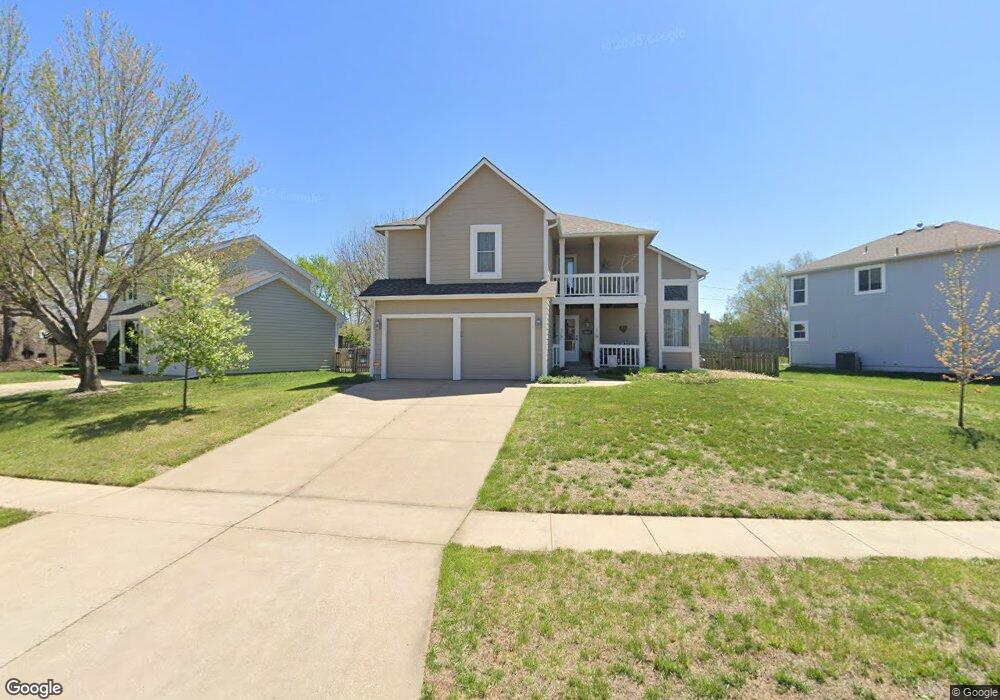 5685 SW 34th St, Topeka, KS 66614 - photo 1