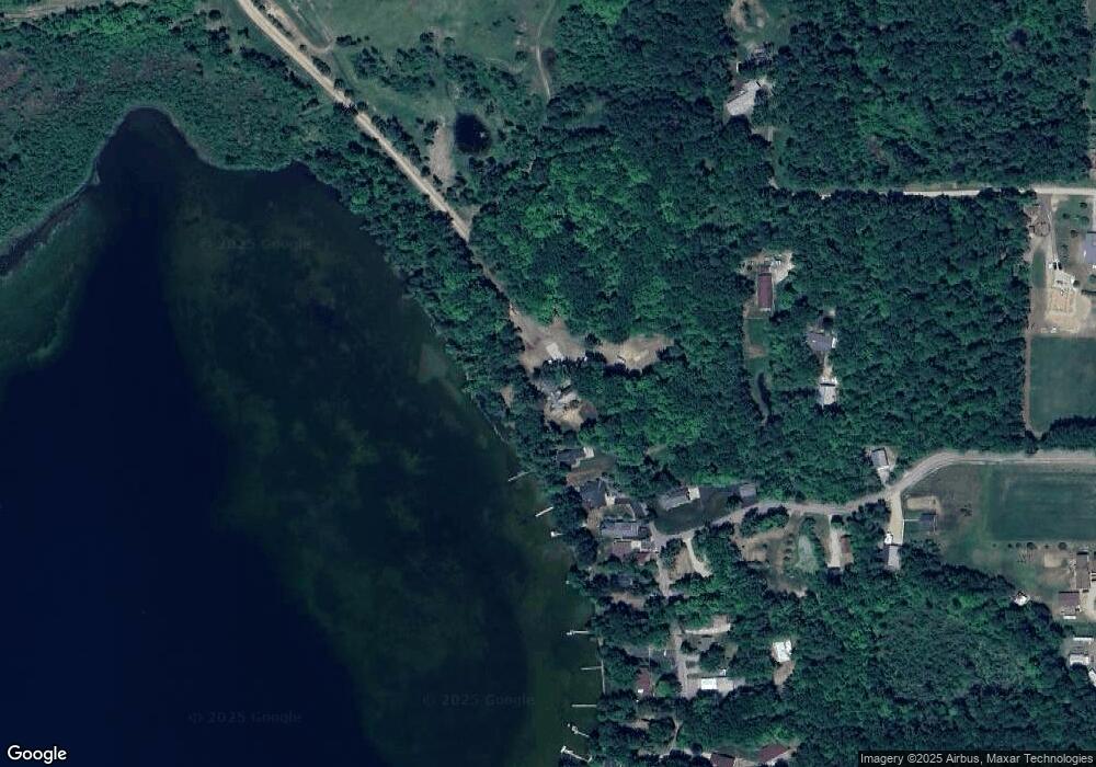 1066 W Lake Dr, West Branch, MI 48661 - photo 1