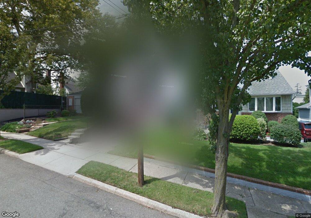 258 Fairfield Ave, Mineola, NY 11501 - photo 1