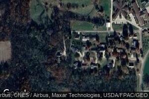 614 Surrey Ln, Stronghurst, IL 61480