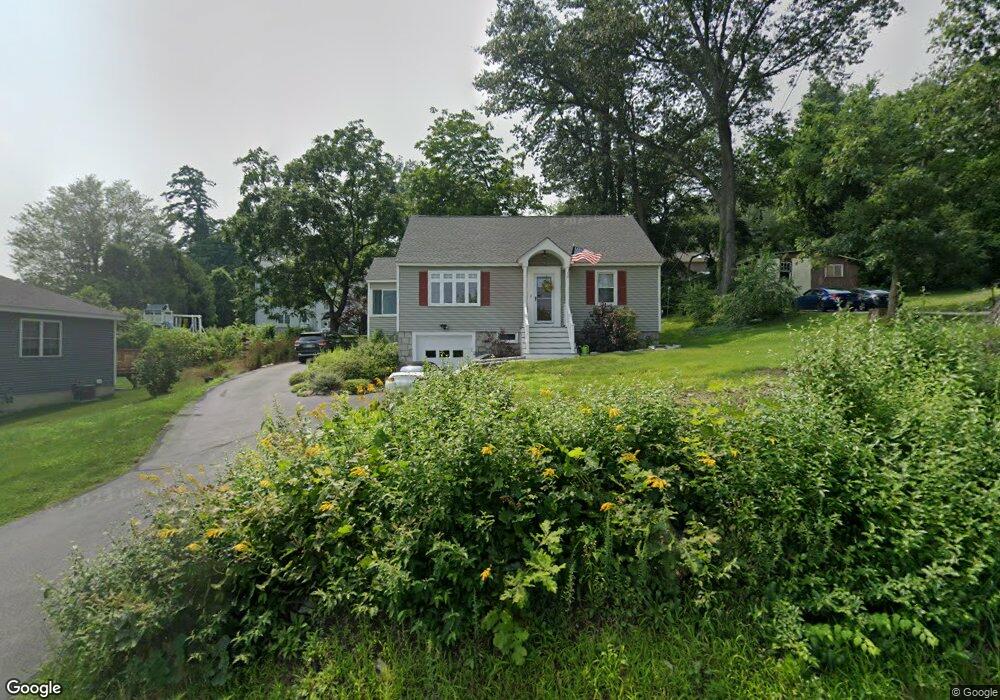748 Mammoth Rd, Manchester, NH 03104 - photo 1
