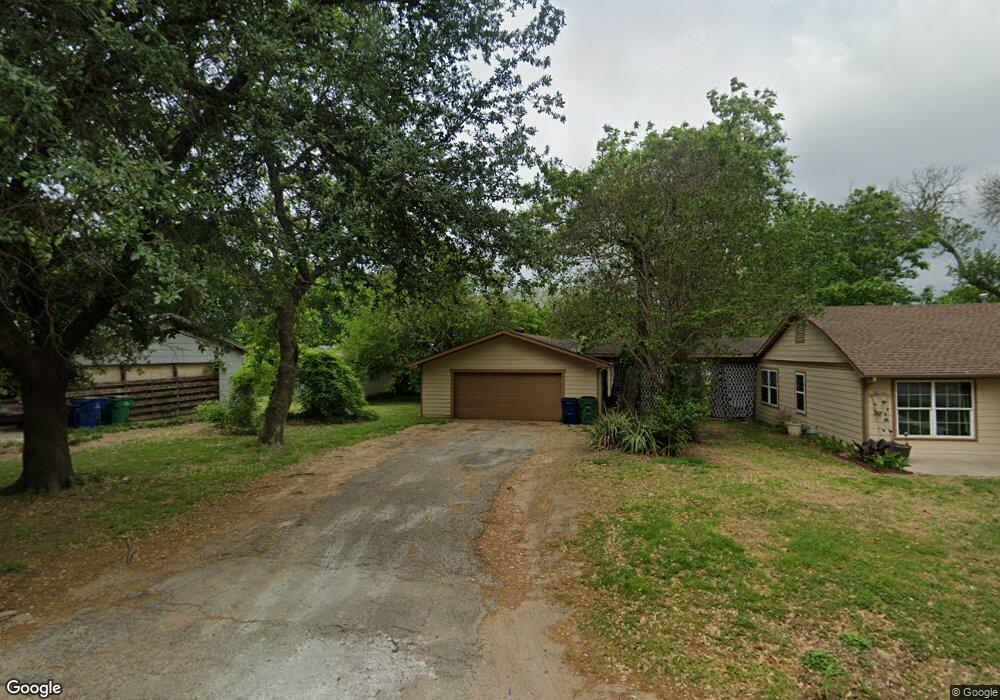 610 S Magnolia St, Pottsboro, TX 75076 - photo 1