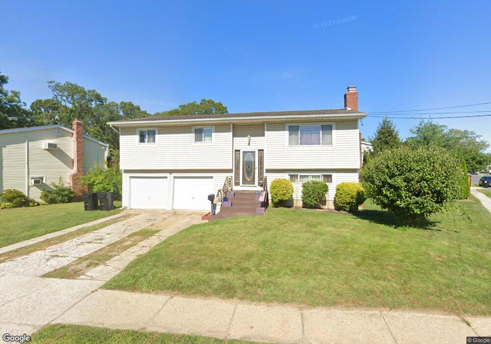 371 Commack Rd, Islip, NY 11751 - photo 1