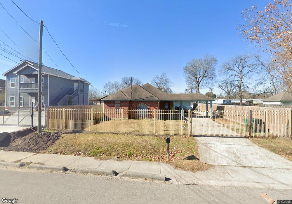 10215 Raymondville Rd, Houston, TX 77093 - photo 1