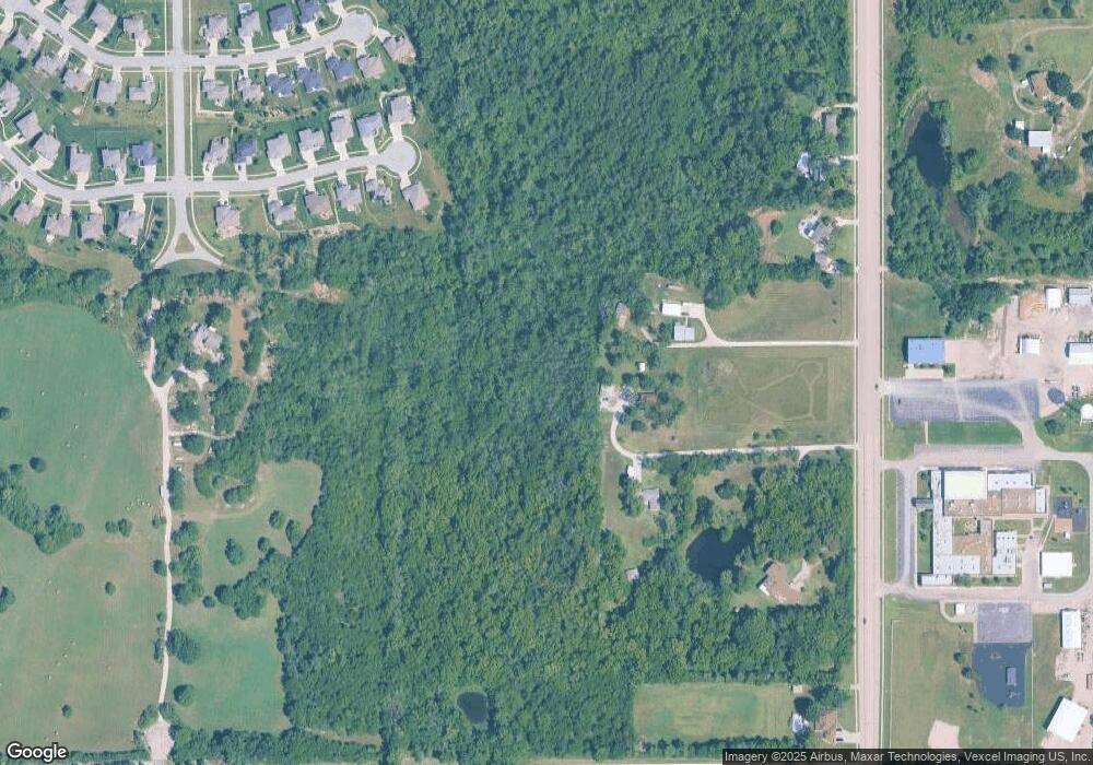 4921 SW Shenandoah Rd, Topeka, KS 66610 - photo 1