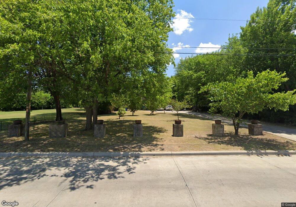 1738 E Broadway St, Gainesville, TX 76240 - photo 1