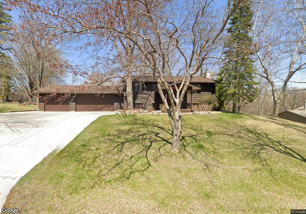 18902 Clear View Dr, Minnetonka, MN 55345 - photo 1