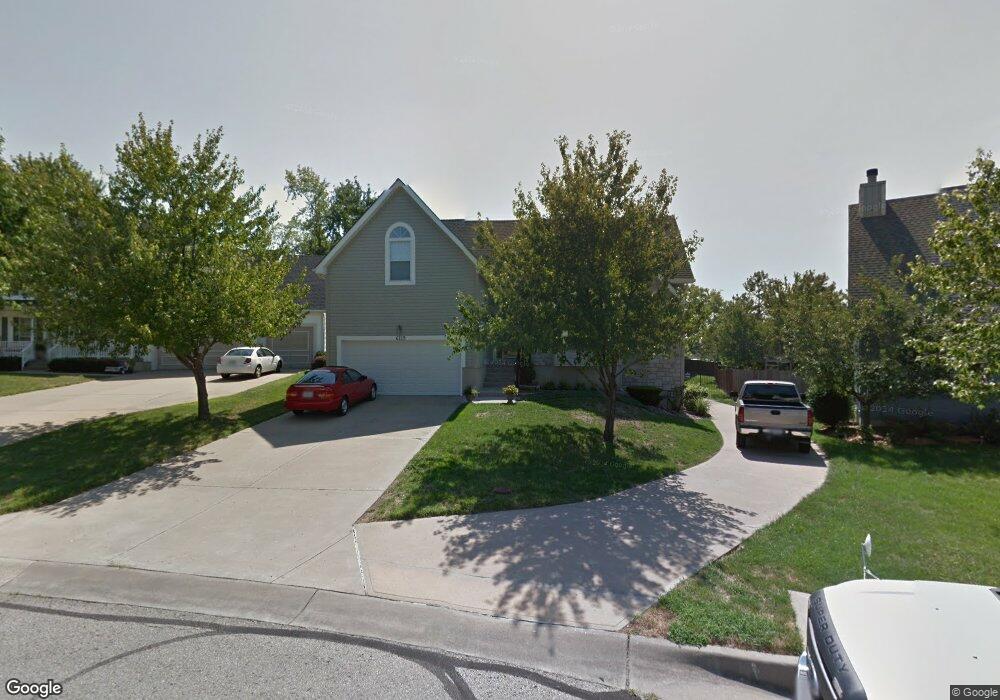 6129 Rosehill Rd, Shawnee, KS 66216 - photo 1