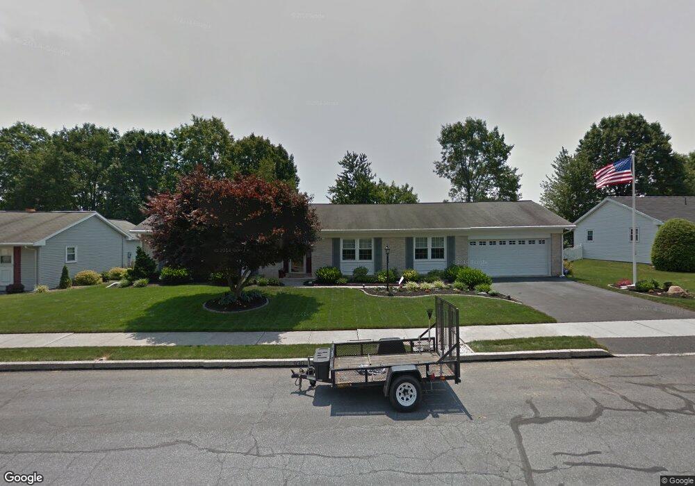 930 E Pine St, Palmyra, PA 17078 - photo 1