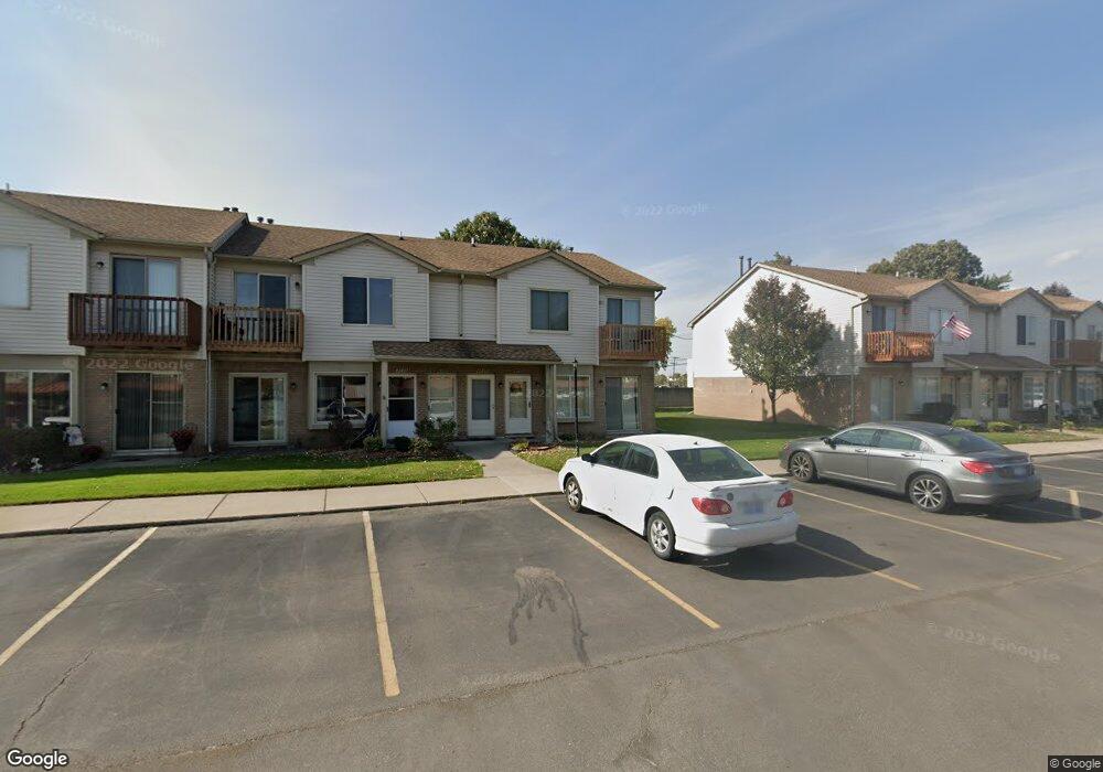 27759 Carini Villa St unit 17, Roseville, MI 48066 - photo 1