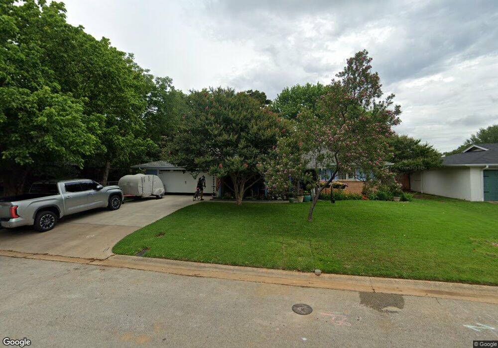 620 Woodside Dr, Hurst, TX 76053 - photo 1