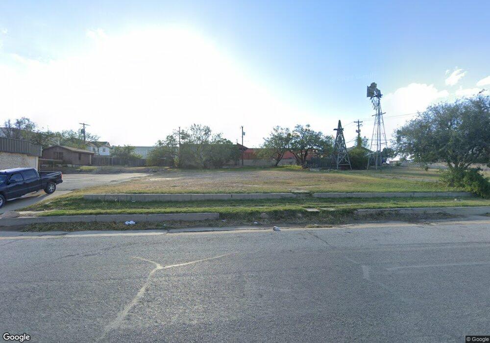 604 Scurry St, Big Spring, TX 79720 - photo 1