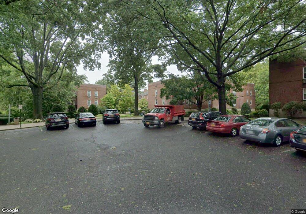 709 Palmer Ct unit 2B, Mamaroneck, NY 10543 - photo 1