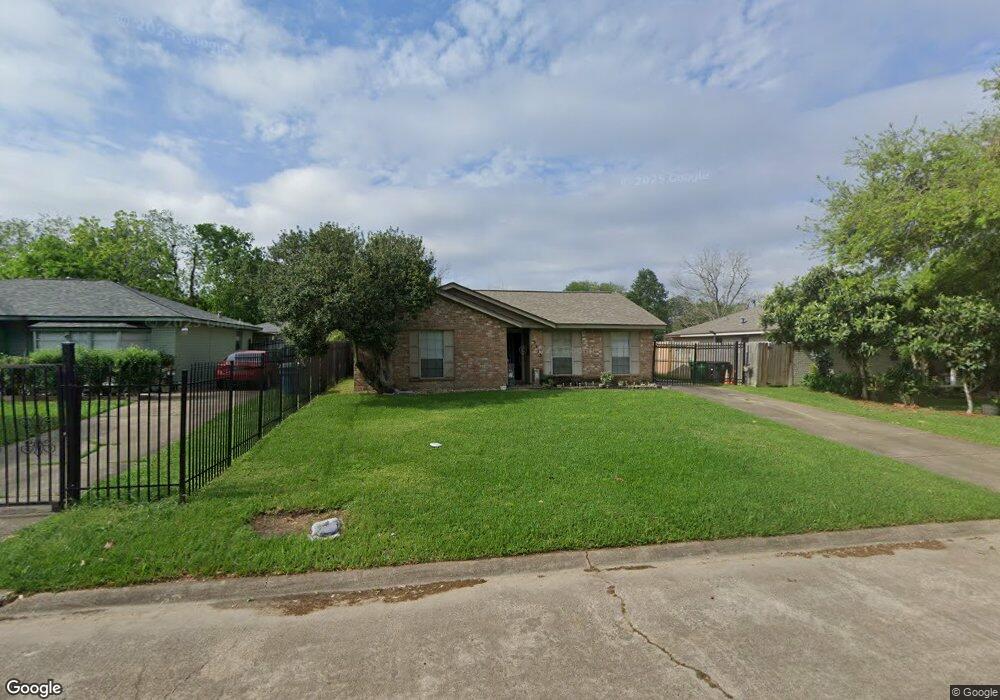 5913 Arthington St, Houston, TX 77053 - photo 1