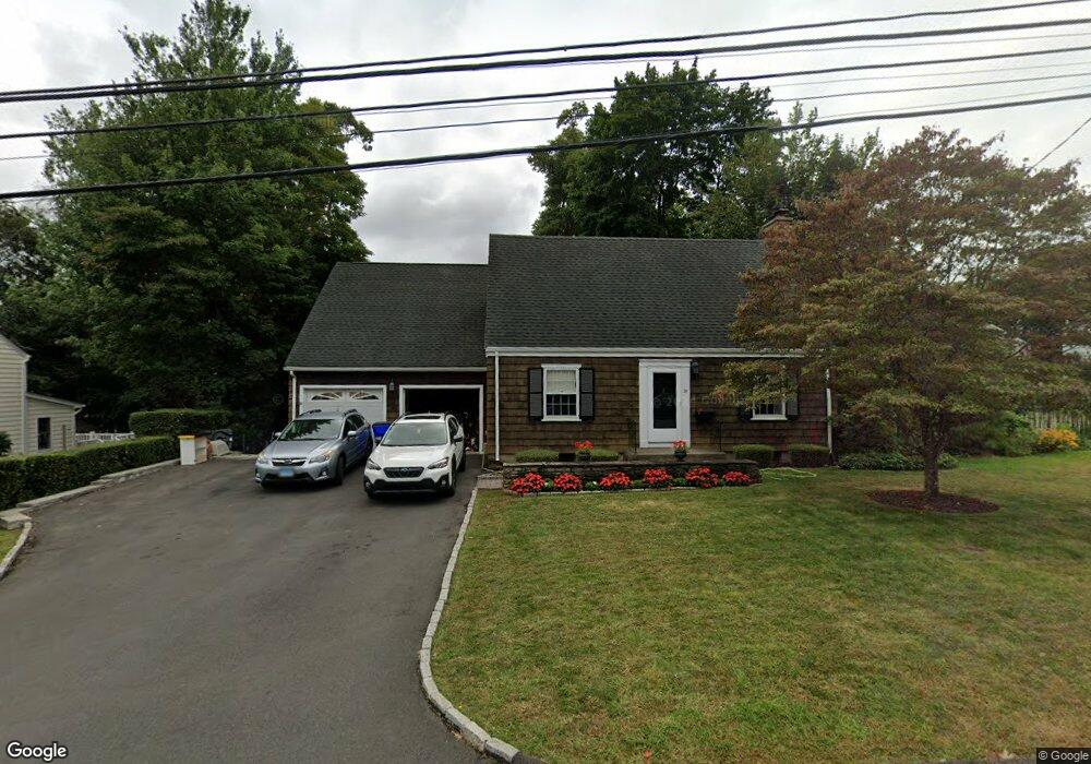 37 Carleton Rd, West Hartford, CT 06107 - photo 1