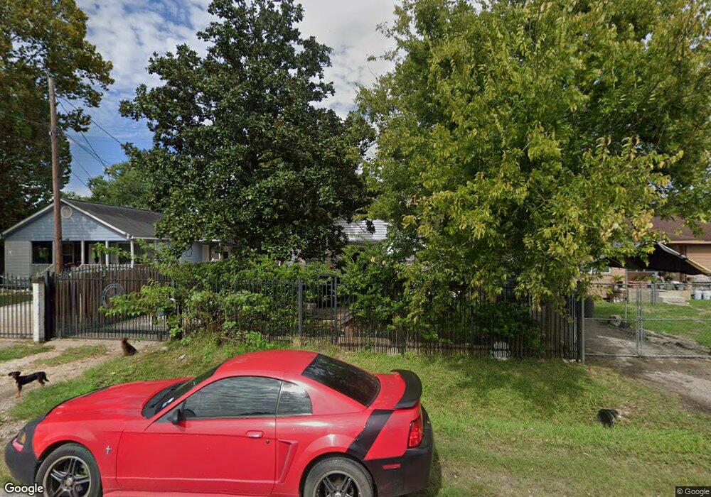 3007 Creston Dr, Houston, TX 77026 - photo 1