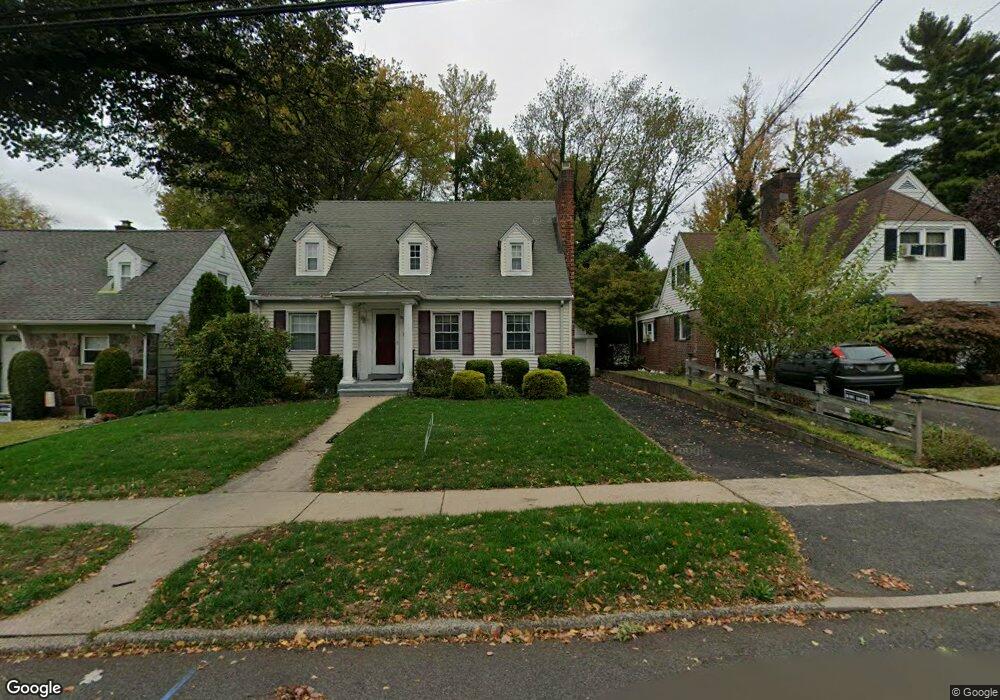 711 Cornwall Ave, Teaneck, NJ 07666 - photo 1