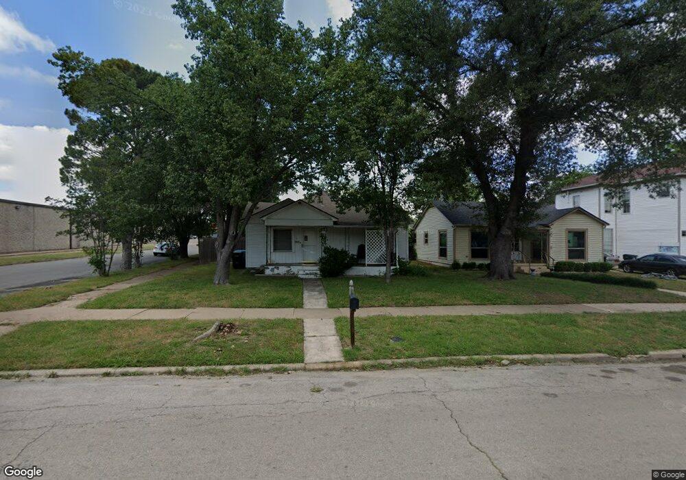 631 W Owing St, Denison, TX 75020 - photo 1