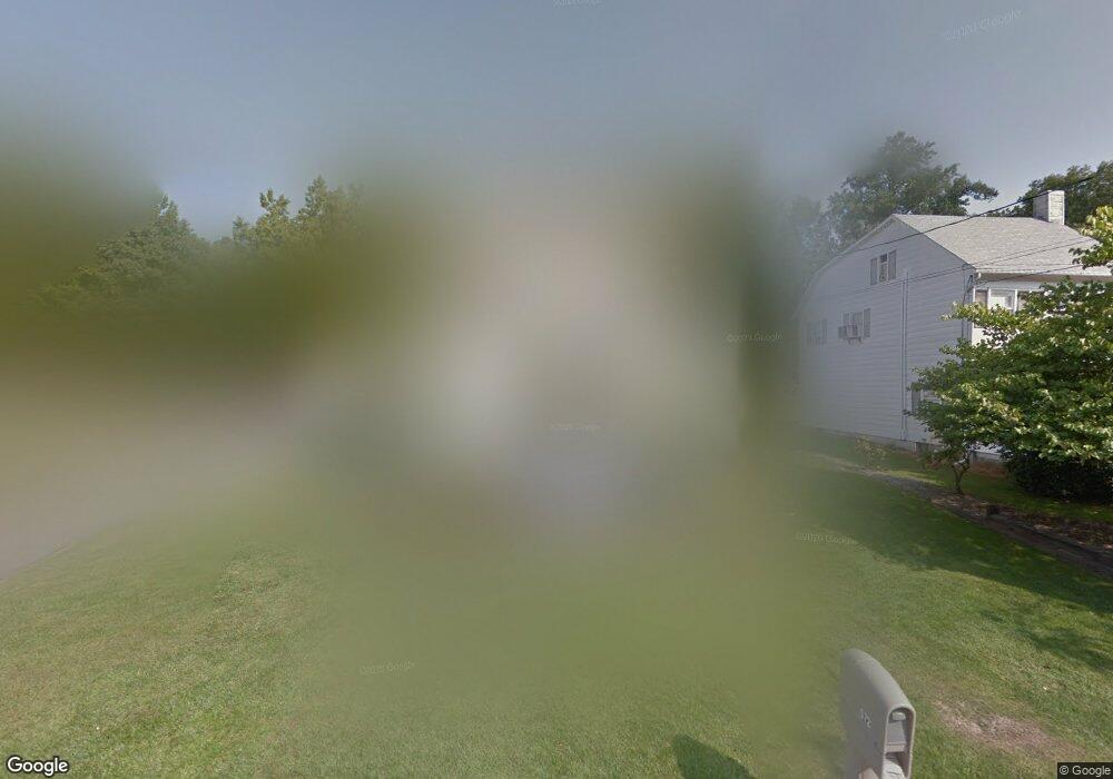 572 W Center St, Wind Gap, PA 18091 - photo 1