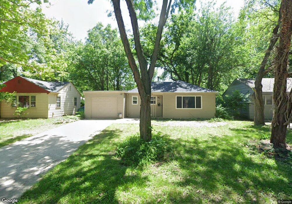 2321 SW 26th Dr, Topeka, KS 66611 - photo 1