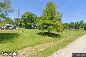 25445 Slightom Rd, Waggoner, IL 62572