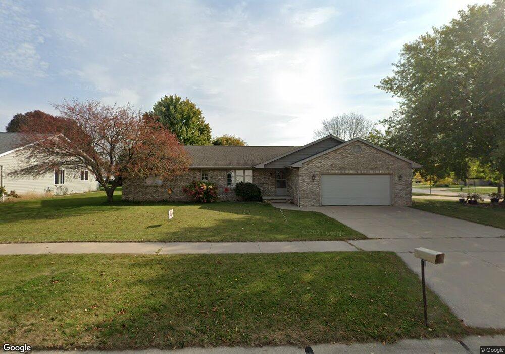 1804 W Roselawn Dr, Appleton, WI 54914 - photo 1