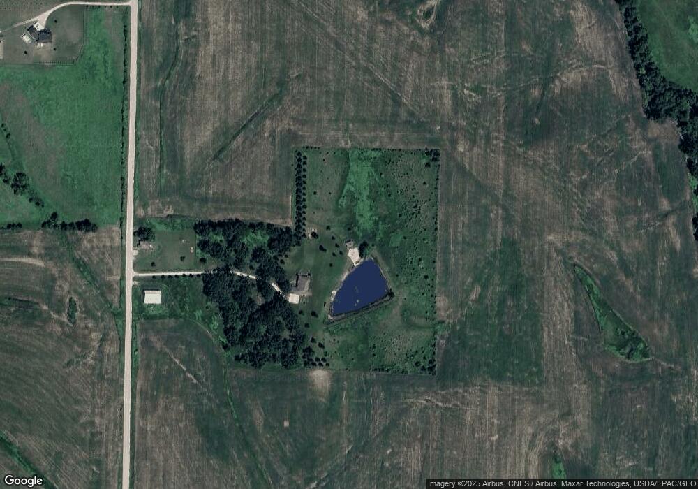 2554 W 4th St S, Newton, IA 50208 - photo 1