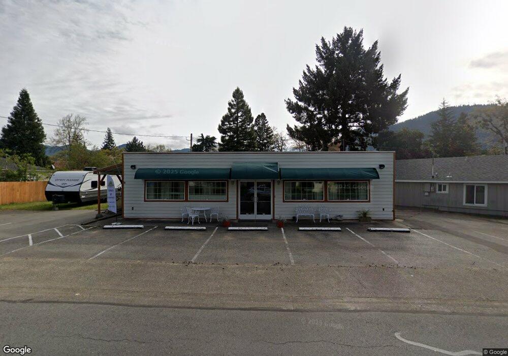 1215 SE Rogue Dr, Grants Pass, OR 97526 - photo 1