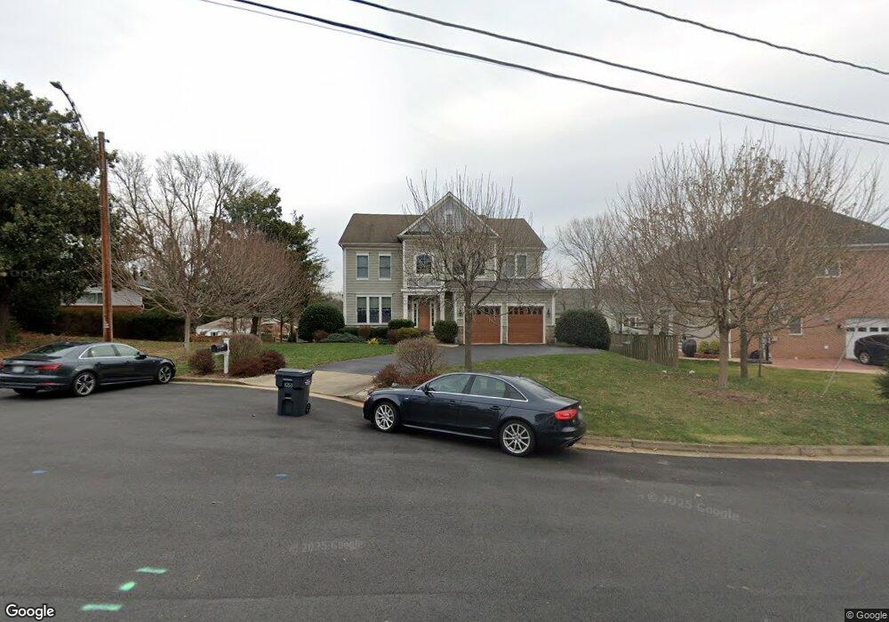 1053 Kinglet Ct, McLean, VA 22101 - photo 1