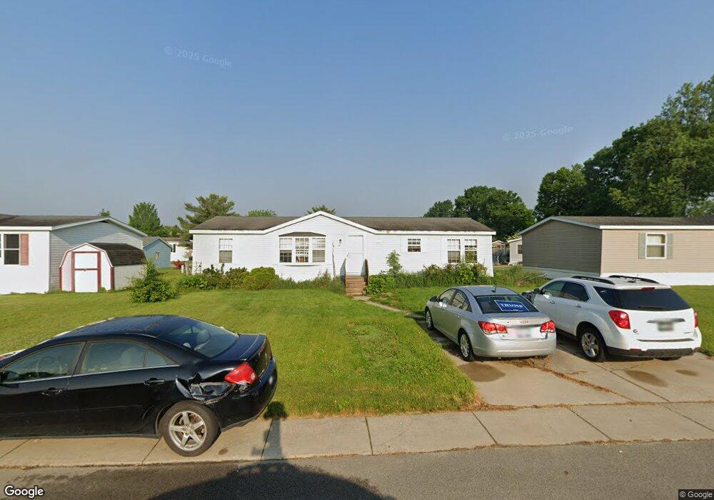 676 Crabapple Ct, Flint, MI 48506 - photo 1