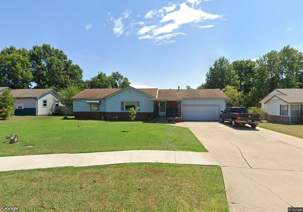 305 E 11th St, Claremore, OK 74017 - photo 1