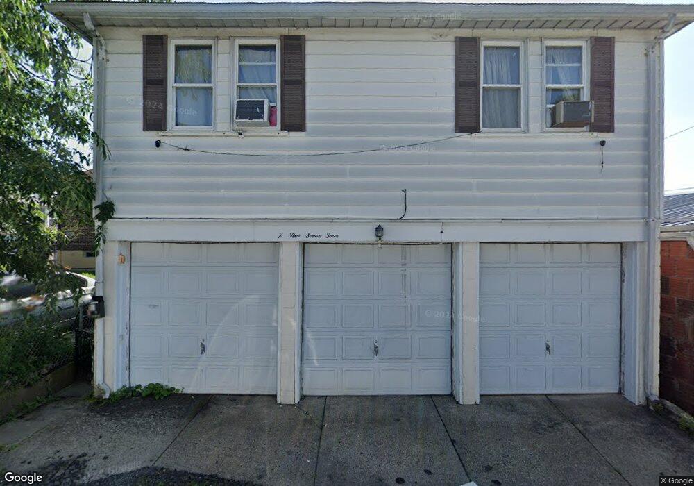 574 N Manhattan Ct, Hazleton, PA 18201 - photo 1